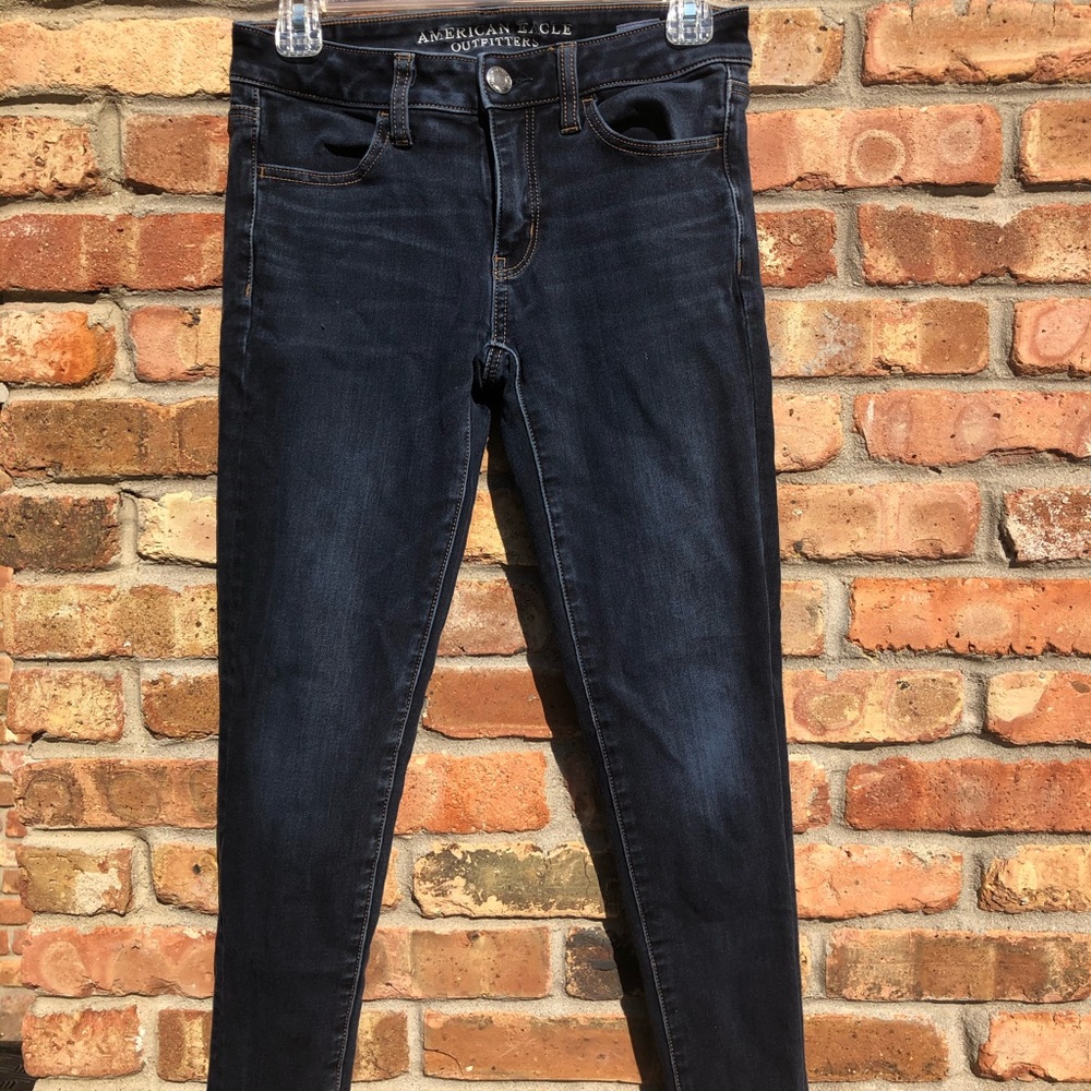 AMERICAN EAGLE DARK WASH JEANS